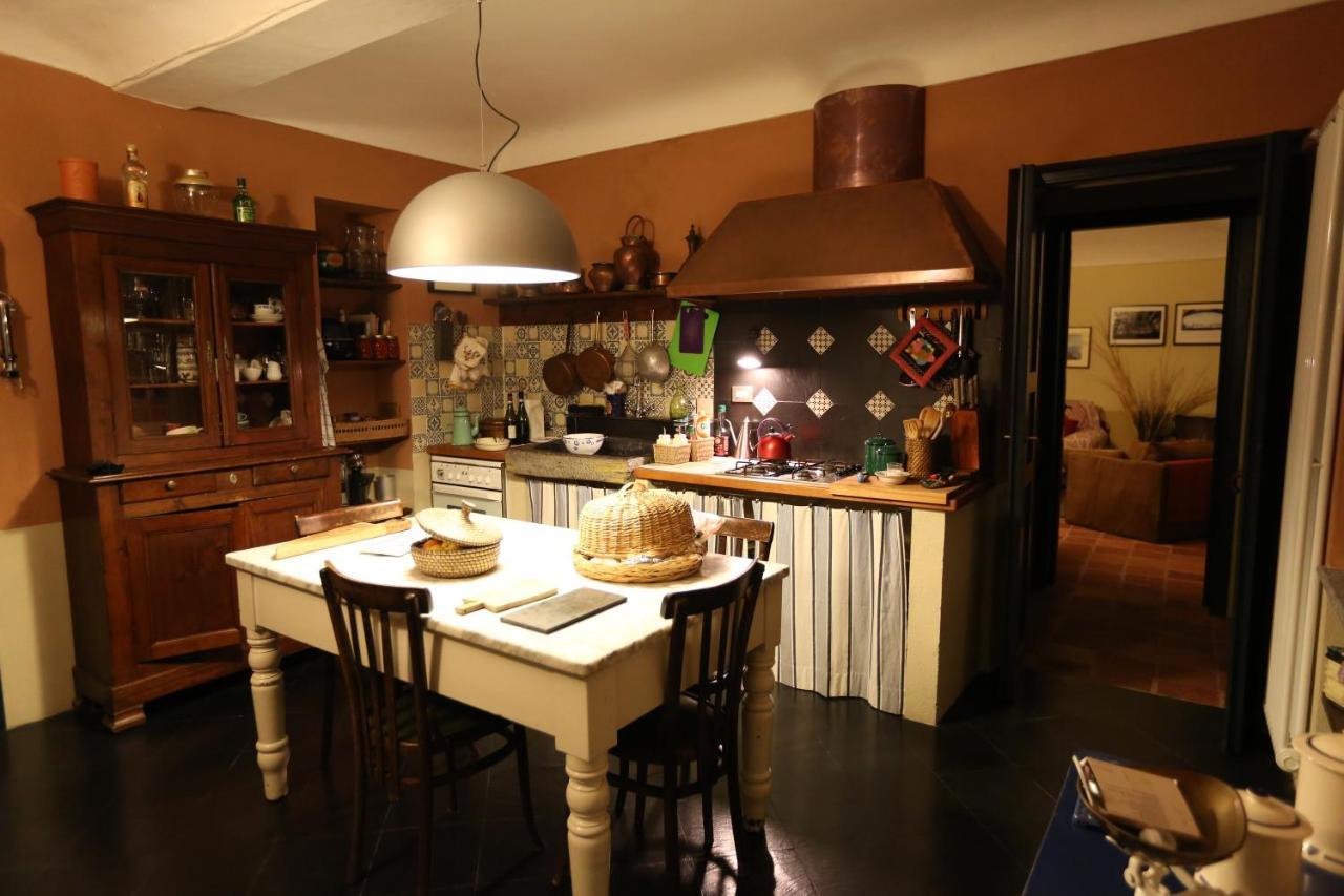 Sotto La Luna Bruna B&B Cocconato Luaran gambar