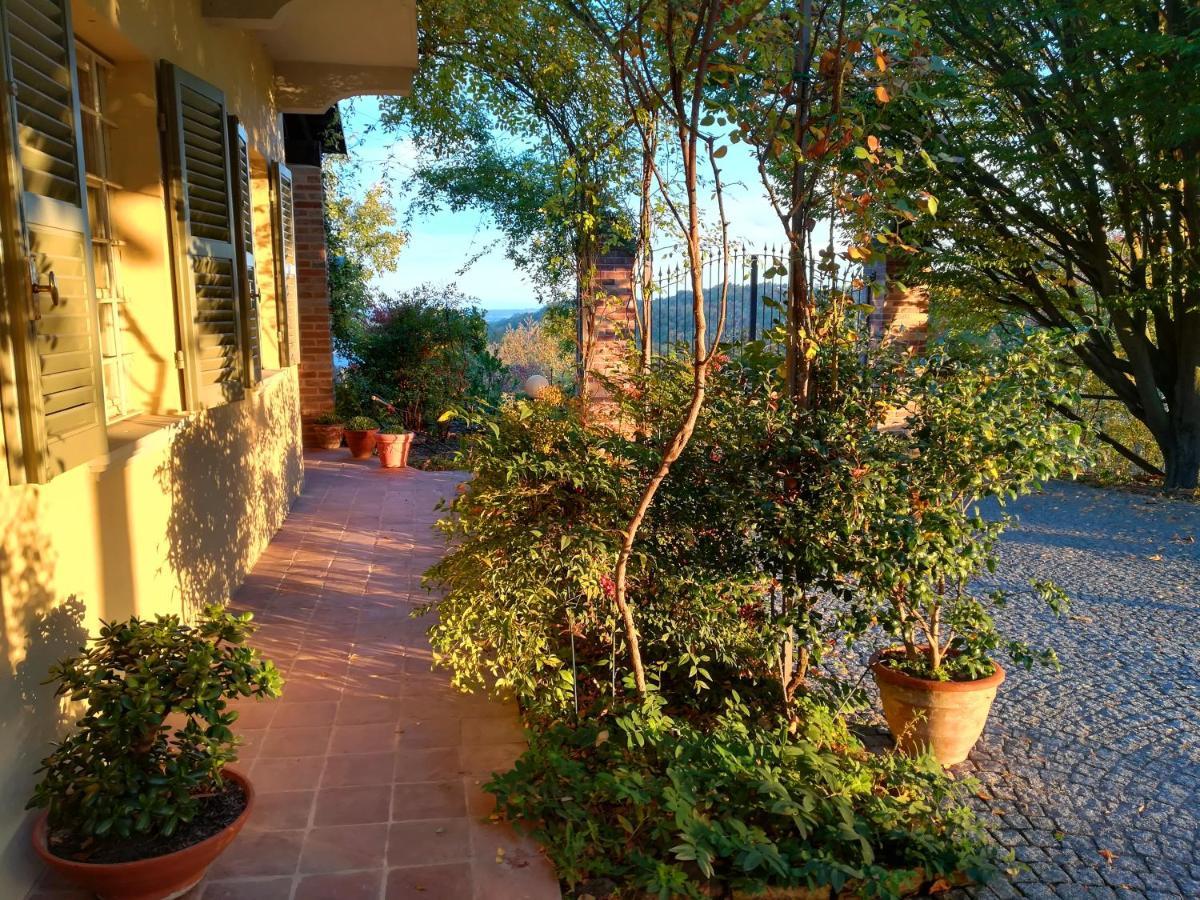 Sotto La Luna Bruna B&B Cocconato Luaran gambar