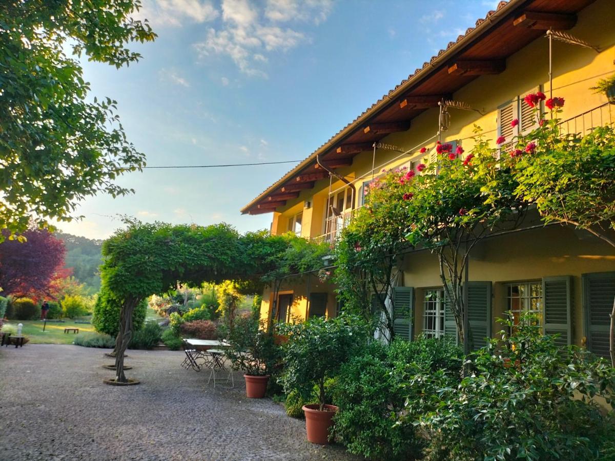Sotto La Luna Bruna B&B Cocconato Luaran gambar