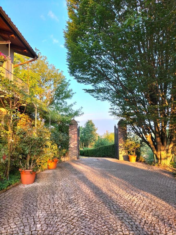 Sotto La Luna Bruna B&B Cocconato Luaran gambar