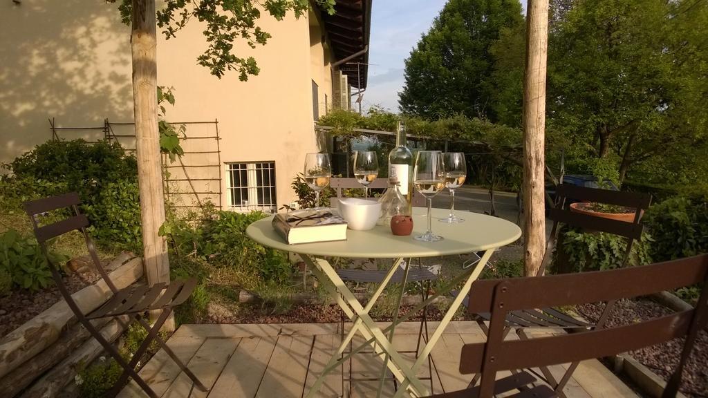 Sotto La Luna Bruna B&B Cocconato Luaran gambar