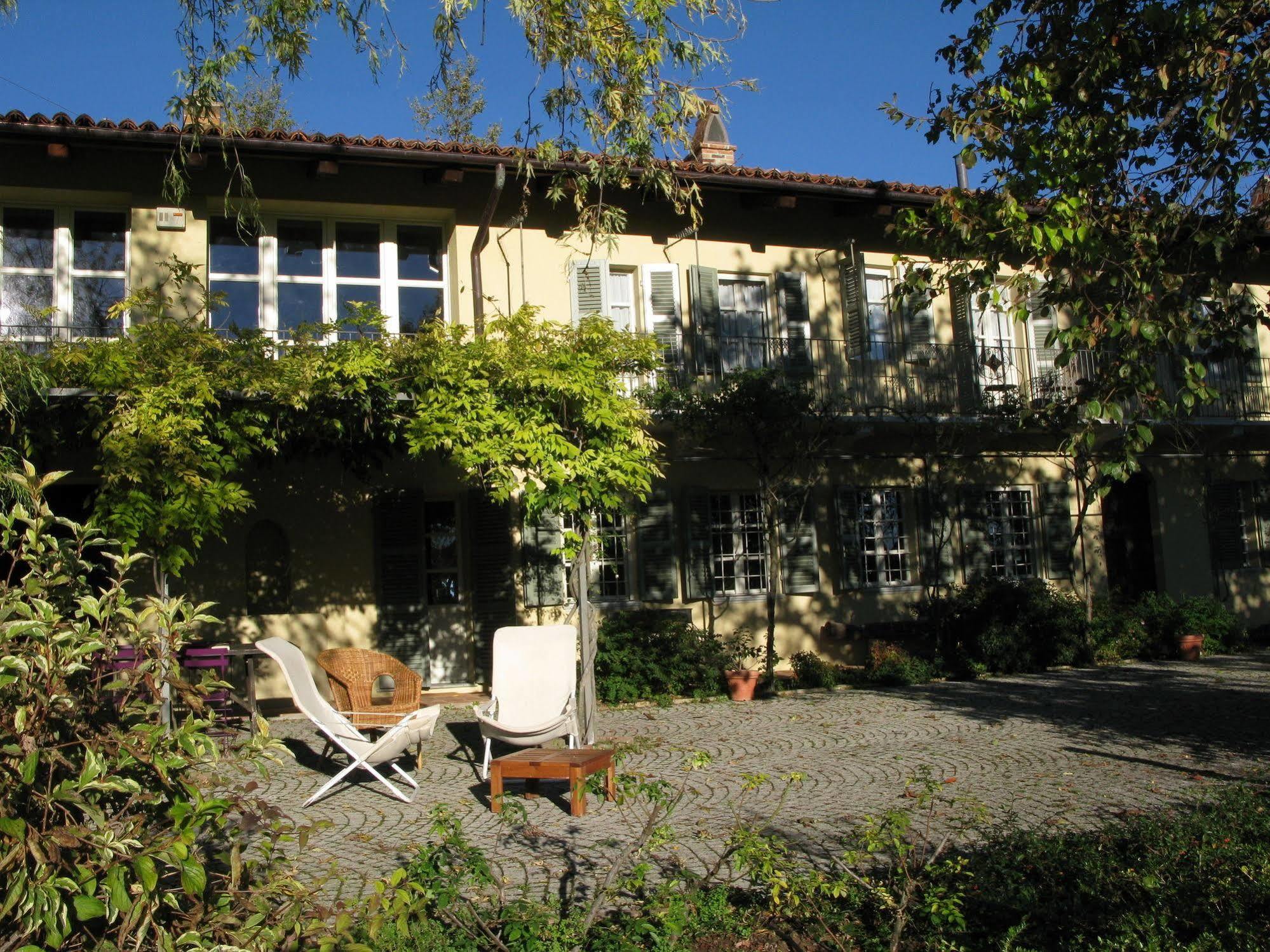 Sotto La Luna Bruna B&B Cocconato Luaran gambar
