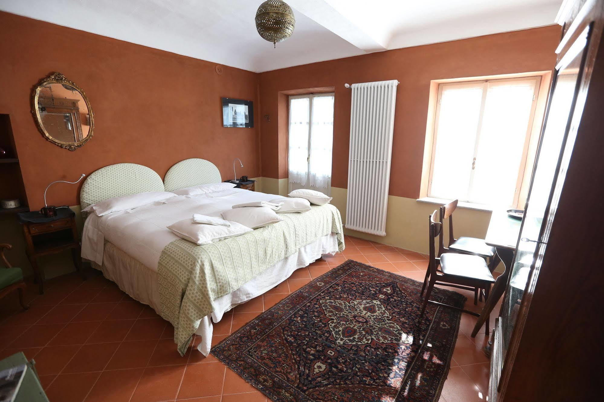 Sotto La Luna Bruna B&B Cocconato Luaran gambar
