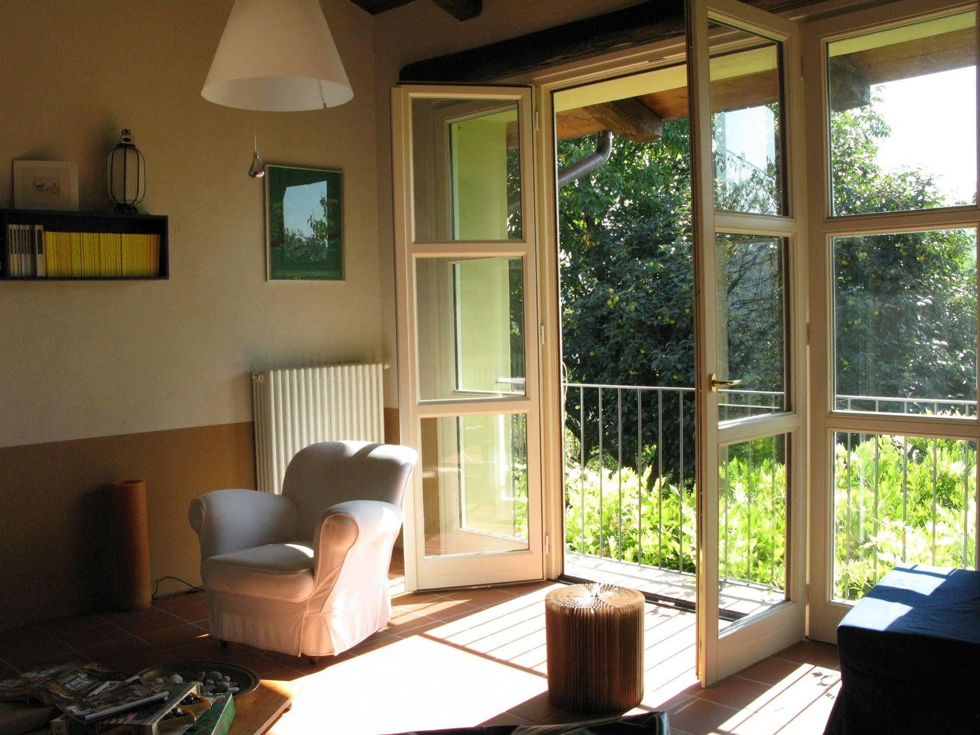 Sotto La Luna Bruna B&B Cocconato Luaran gambar